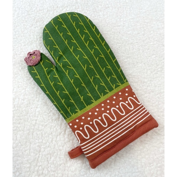 Cost Plus World Market Other - (NWOT) WORLD MARKET • Cactus Oven Mitt